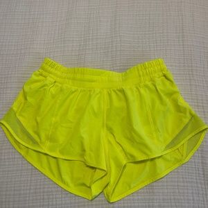 Lululemon Hotty hot 2.5